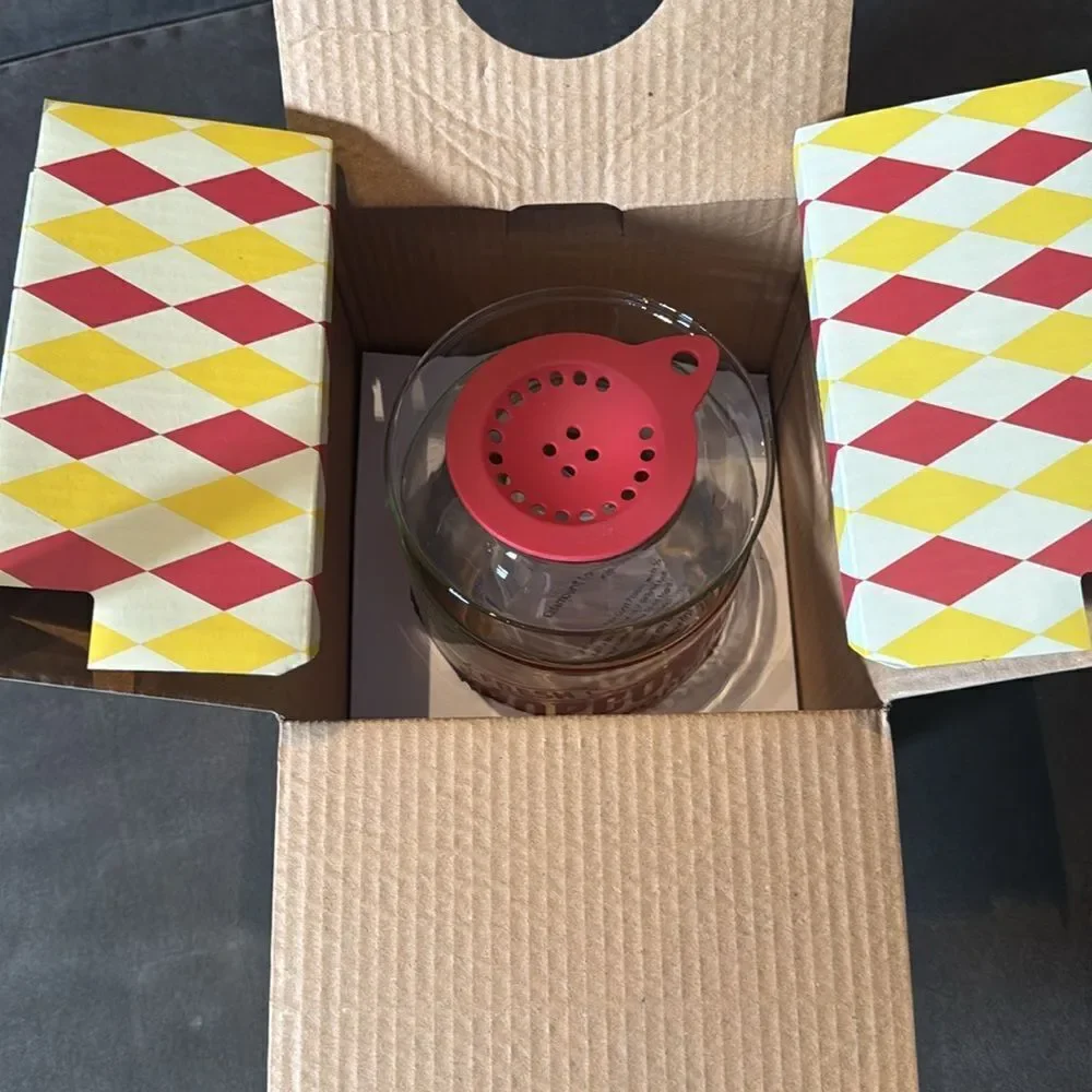 Williams Sonoma Popcorn Popper makes 2.5 qts Brand New